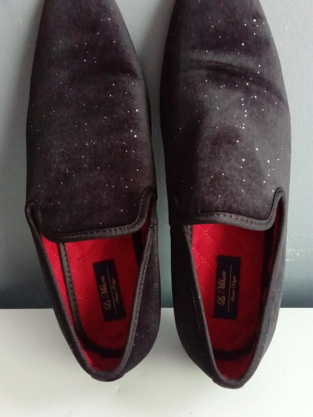 L.A. Milano Men's Black Velvet Slip-On Loafers with Red Interior